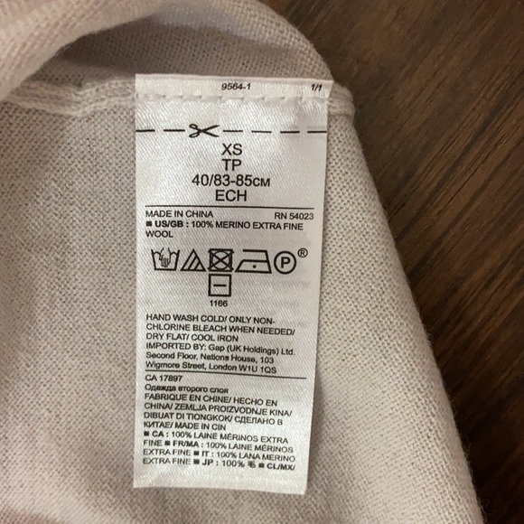 Banana Republic Cold Shoulder Heather Gray Pullover Sweater - Picture 7 of 8